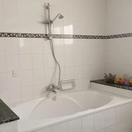 Nirvana Arthouse 2km From Lca Center Appartamento