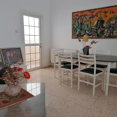 Appartamento Nirvana Arthouse 2km From Lca Center Larnaca