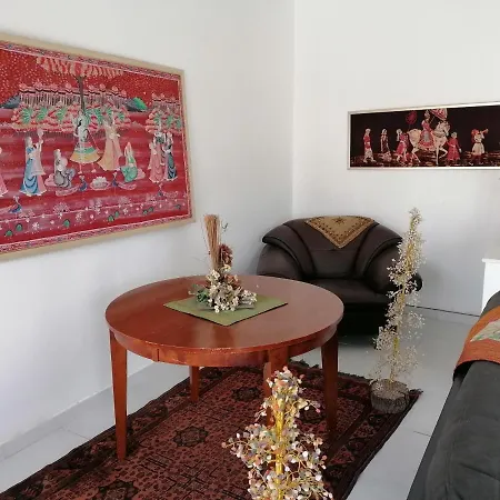 Appartamento Nirvana Arthouse 2km From Lca Center Larnaca