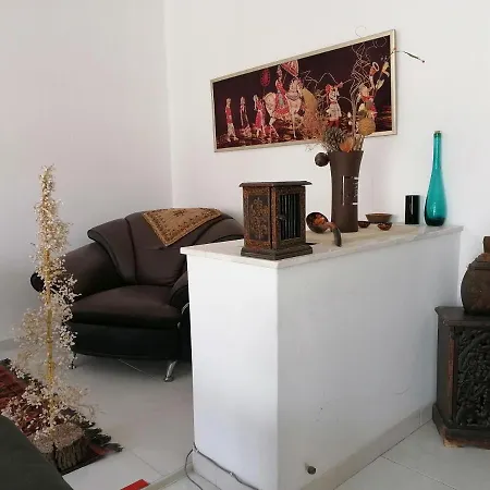 Nirvana Arthouse 2km From Lca Center Appartamento