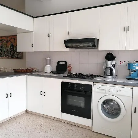 Appartamento Nirvana Arthouse 2km From Lca Center Larnaca