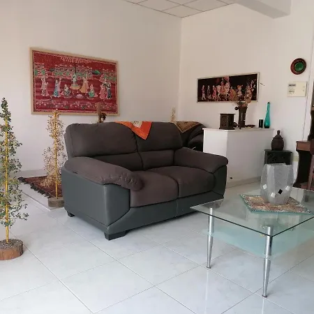 Nirvana Arthouse 2km From Lca Center Appartamento